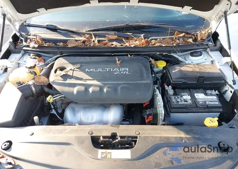 2015 Chrysler 200 S z USA, uszkodzony, nr VIN 1C3CCCBB9FN637828